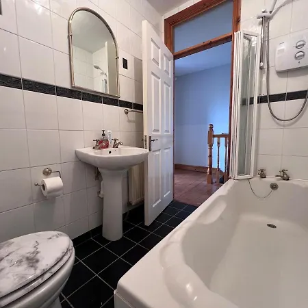 Modern Townhouse - Beach, Golf & Greenway בית נופש
